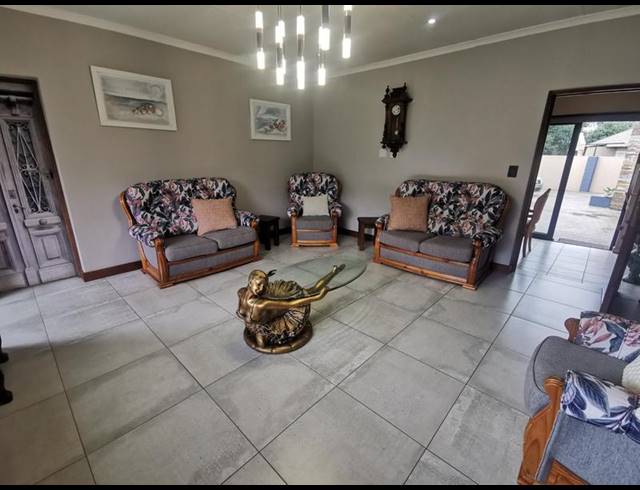 3 BEDROOM HOUSE FOR SALE IN GOLF PARK